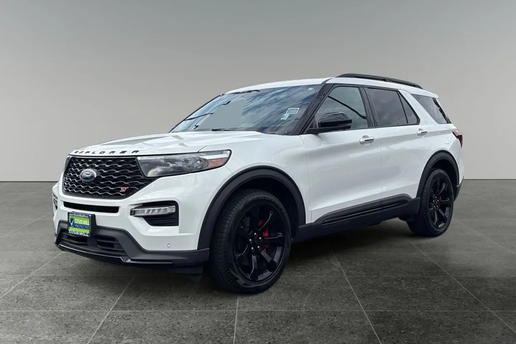 2023 Ford Explorer ST photo 1