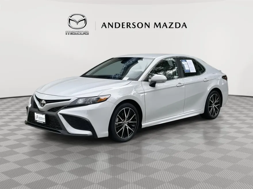 2023 Toyota Camry SE photo 1