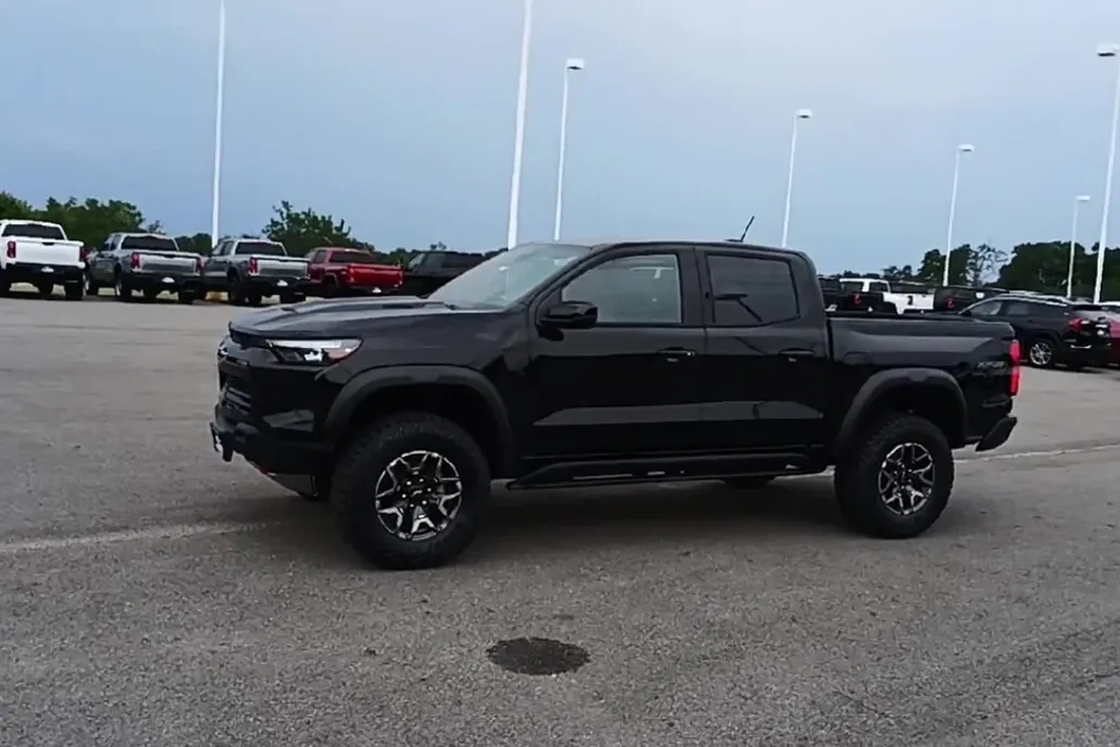 2026 Chevrolet Colorado ZR2 photo 1