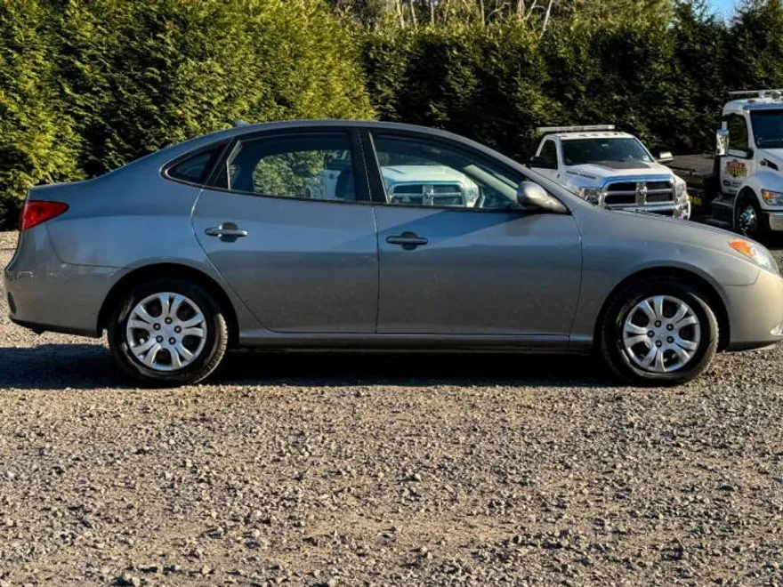 2010 Hyundai Elantra GLS photo 1