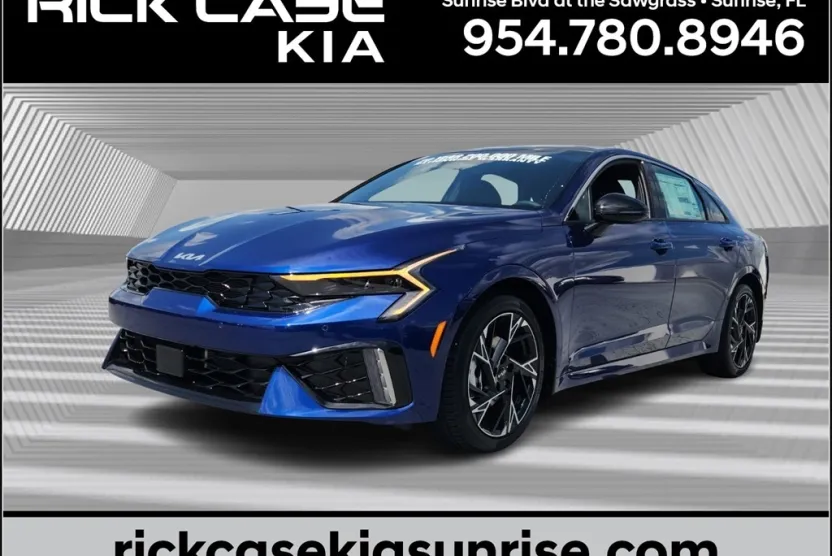 2025 Kia K5 GT-Line photo 1