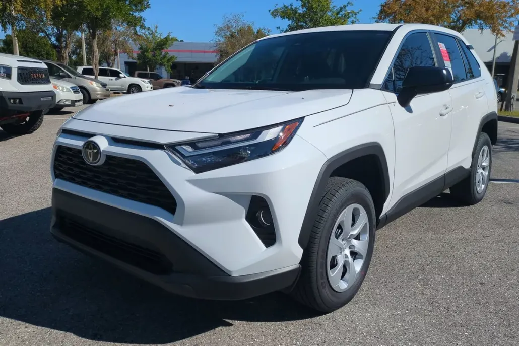 2025 Toyota RAV4 LE photo 1
