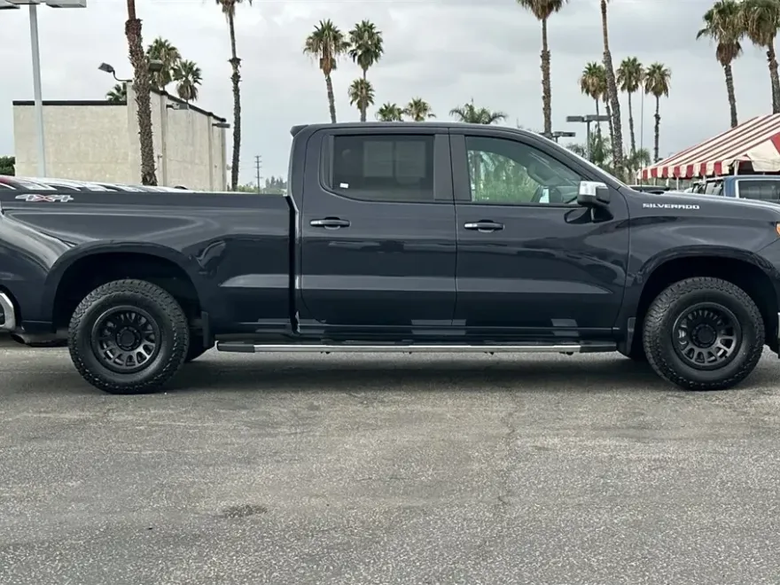 2024 Chevrolet Silverado 1500 LT photo 1