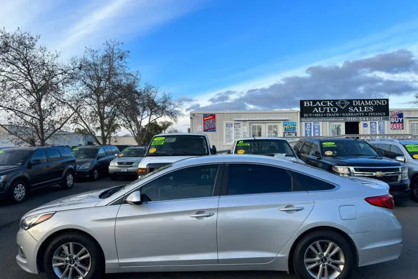 2016 Hyundai Sonata SE photo 1