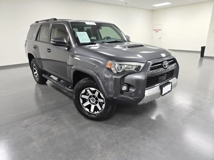 2022 Toyota 4Runner TRD Off-Road Premium photo 1
