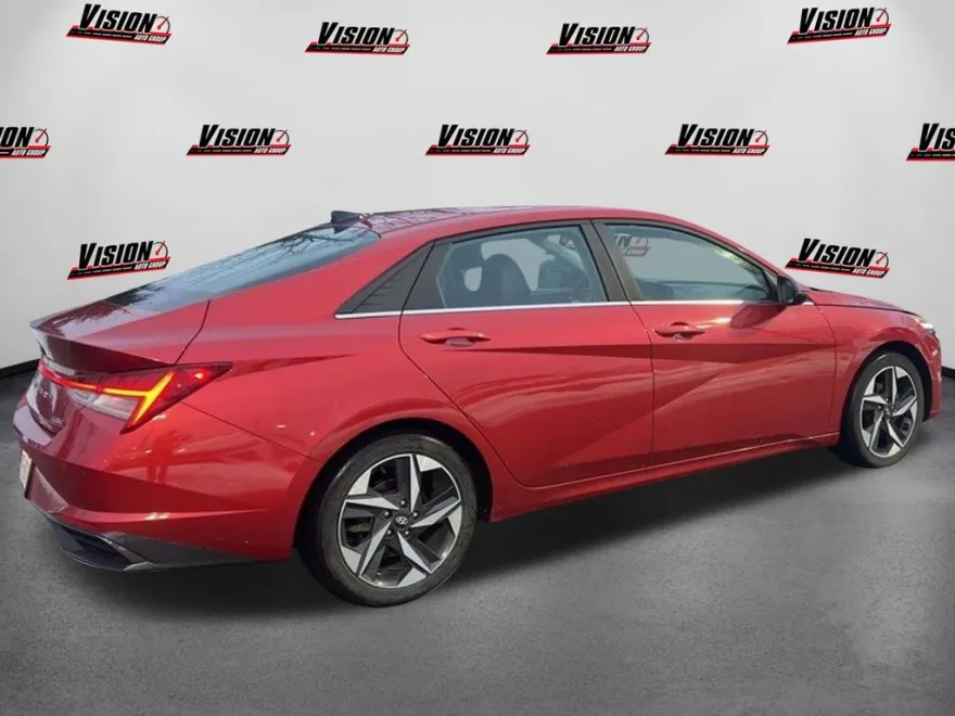 2022 Hyundai Elantra Limited photo 1