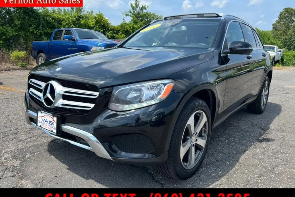 2016 Mercedes Benz GLC 4MATIC 300 photo 1