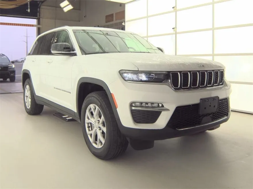2022 Jeep Grand Cherokee Limited photo 1