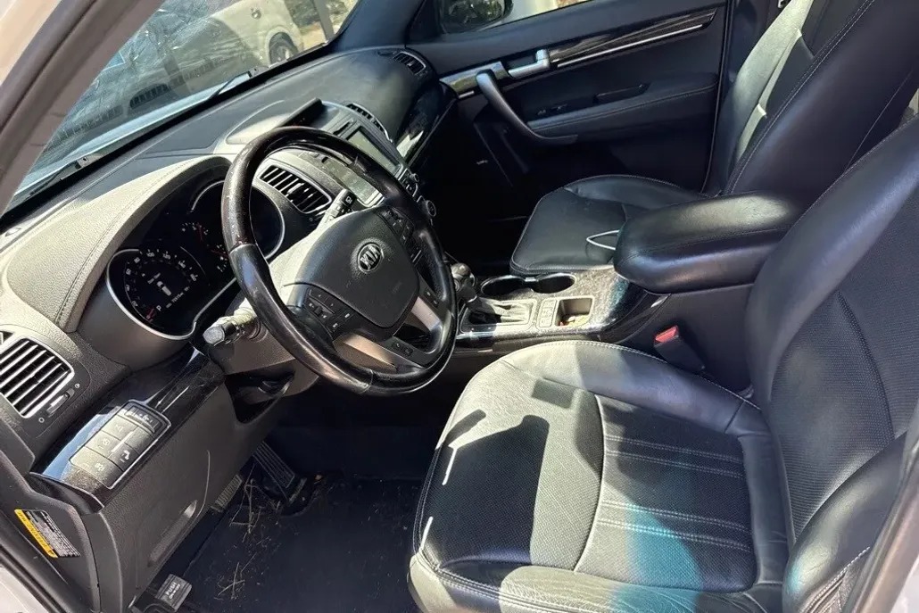 2015 Kia Sorento Limited V6 photo 1