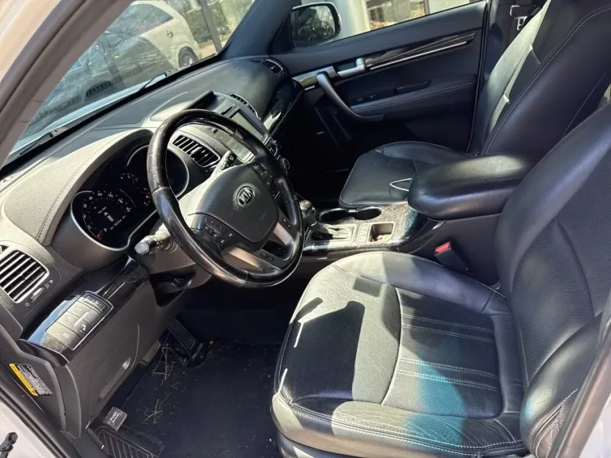 2015 Kia Sorento Limited V6 photo 1