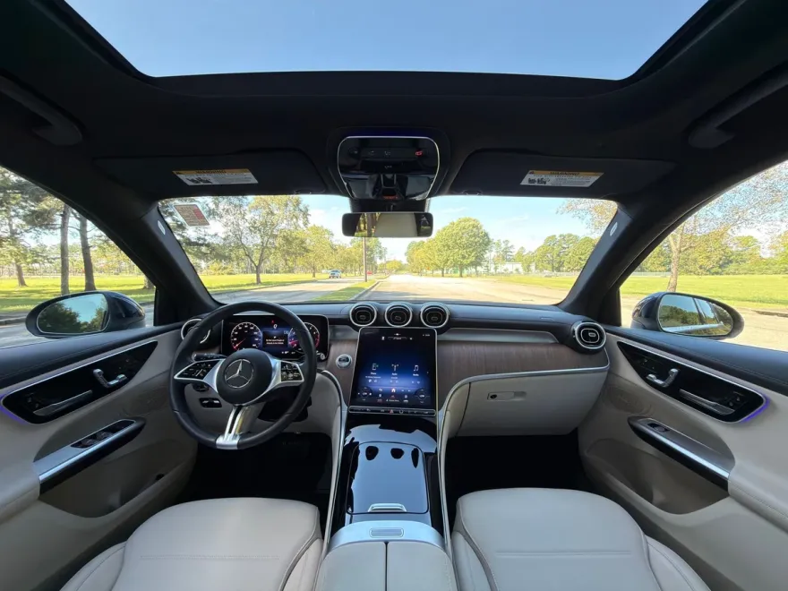 2024 Mercedes Benz GLC 300 4MATIC photo 1