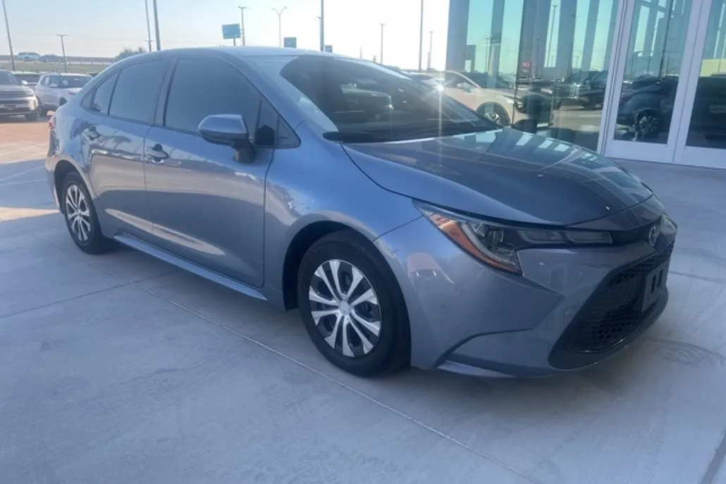 2022 Toyota Corolla Hybrid LE photo 1