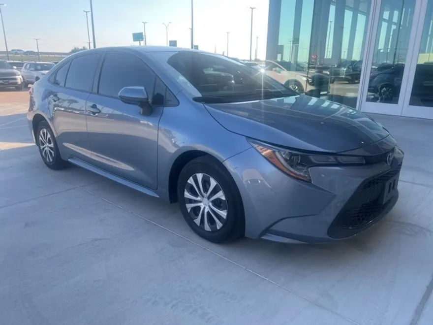 2022 Toyota Corolla Hybrid LE photo 1