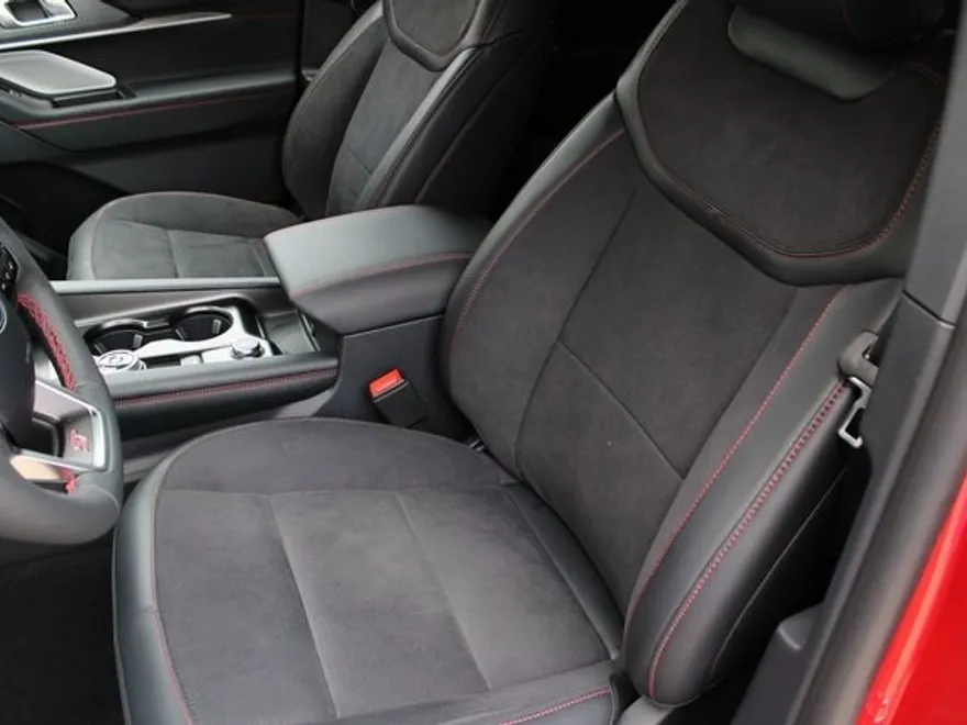 2025 Ford Explorer ST photo 1