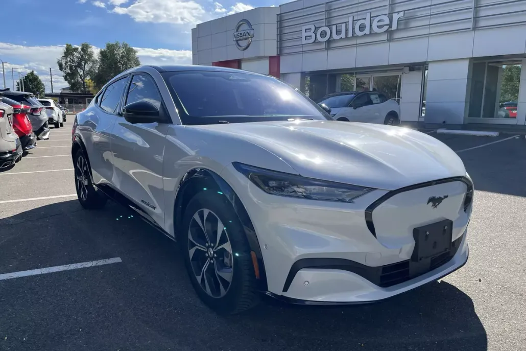 2021 Ford Mustang Mach-E Premium photo 1