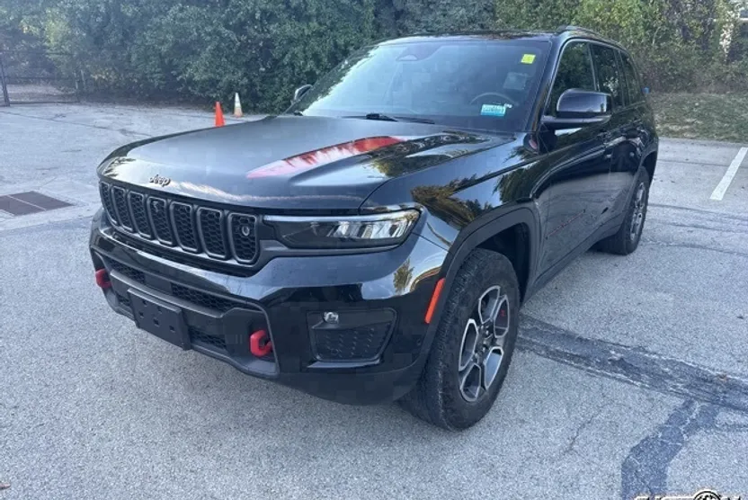 2022 Jeep Grand Cherokee Trailhawk photo 1