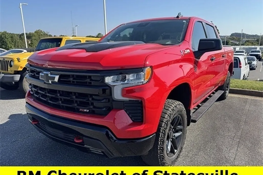 2024 Chevrolet Silverado 1500 LT Trail Boss photo 1