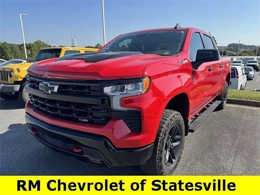 2024 Chevrolet Silverado 1500 LT Trail Boss photo 1