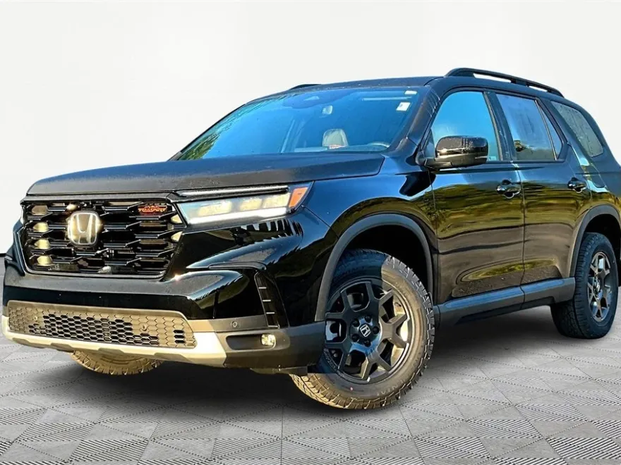 2025 Honda Pilot TrailSport photo 1