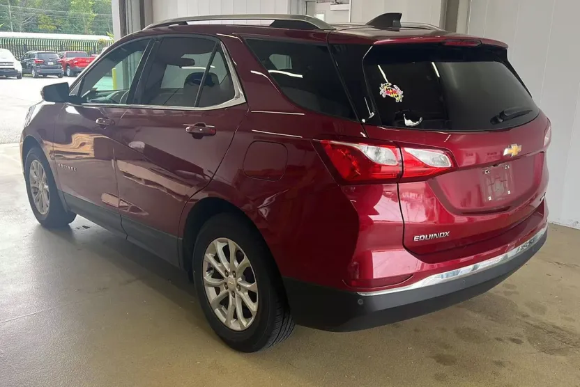 2018 Chevrolet Equinox LT photo 1