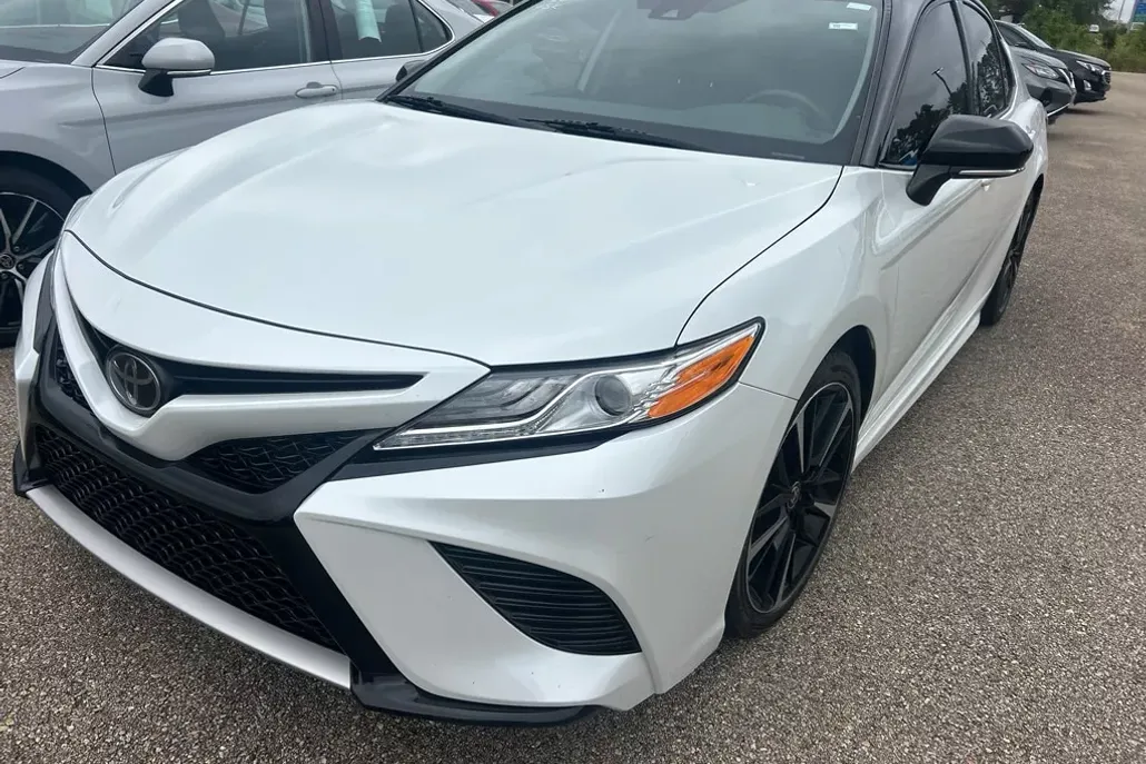 2020 Toyota Camry XSE photo 1
