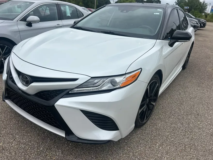 2020 Toyota Camry XSE photo 1