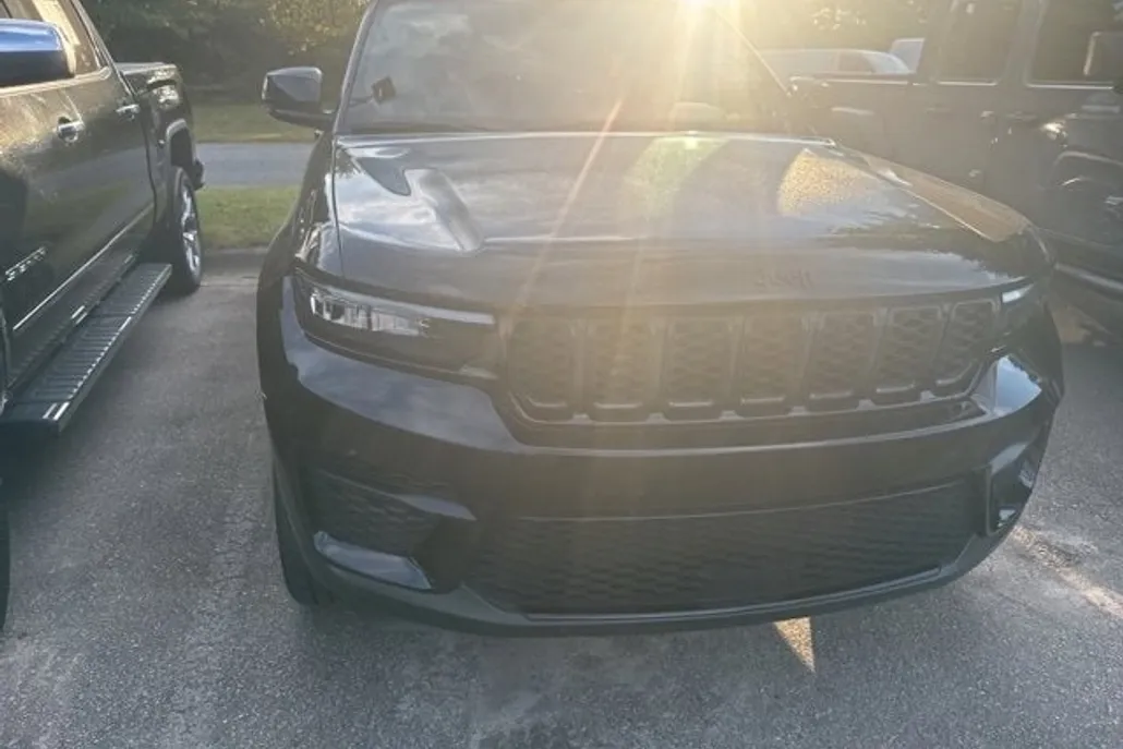 2023 Jeep Grand Cherokee Altitude X photo 1