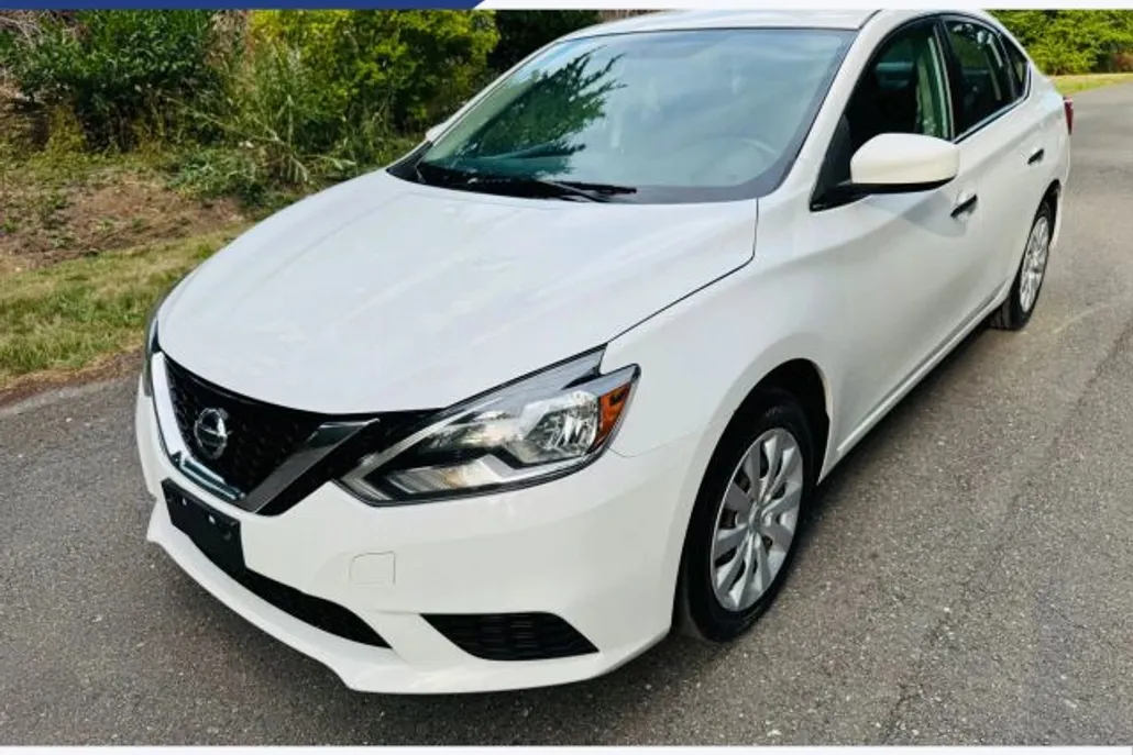 2017 Nissan Sentra SV photo 1