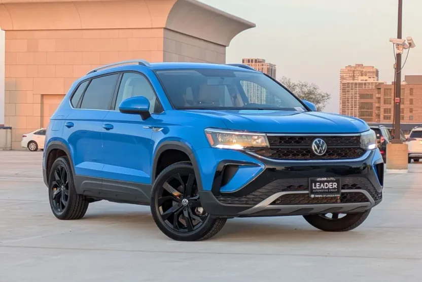 2022 Volkswagen Taos SE photo 1