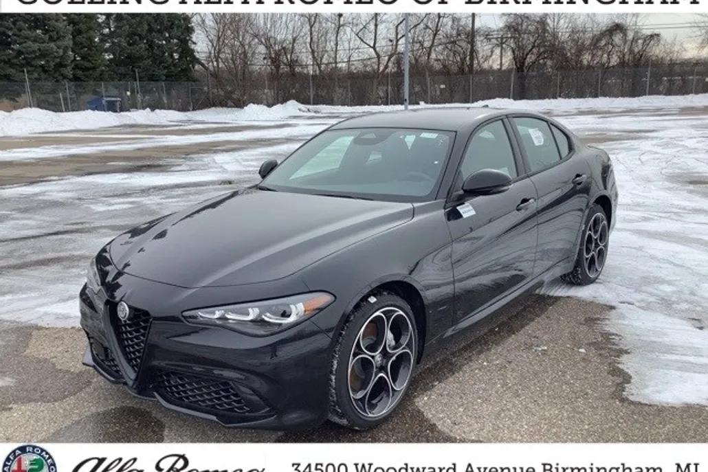 2025 Alfa Romeo Giulia photo 1