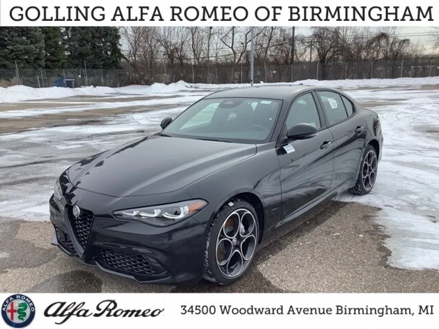 2025 Alfa Romeo Giulia photo 1