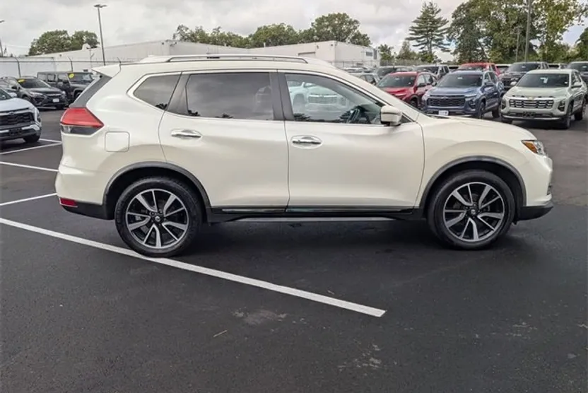 2017 Nissan Rogue SL photo 1