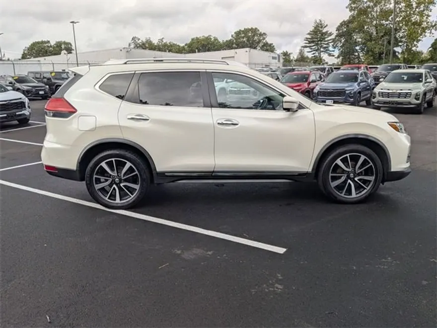 2017 Nissan Rogue SL photo 1