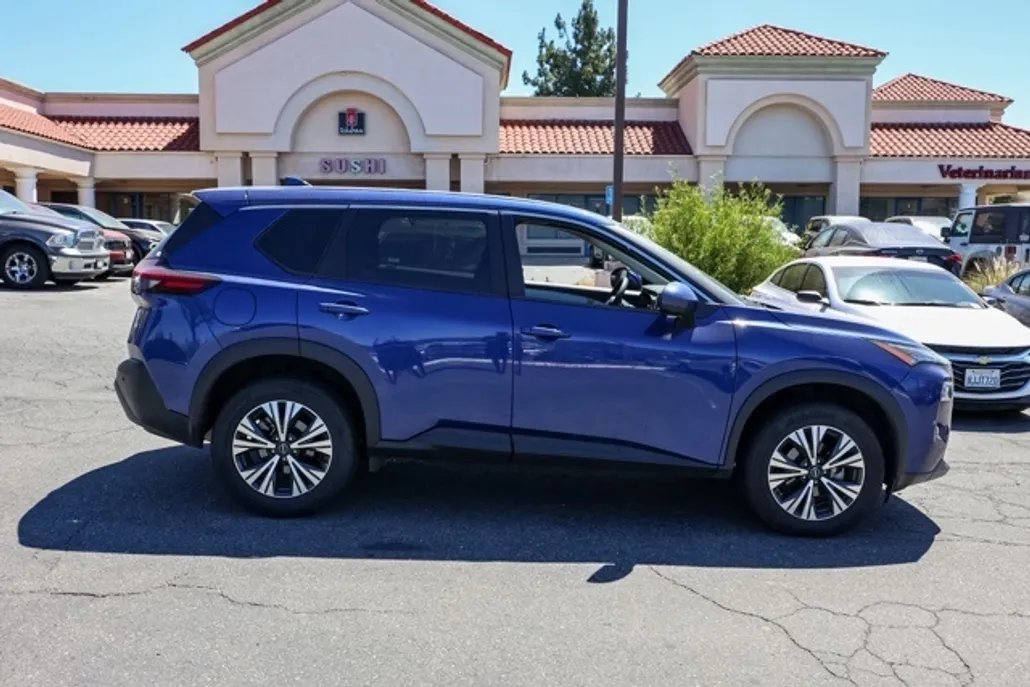 2023 Nissan Rogue SV photo 1