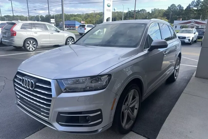 2019 Audi Q7 55 Prestige photo 1