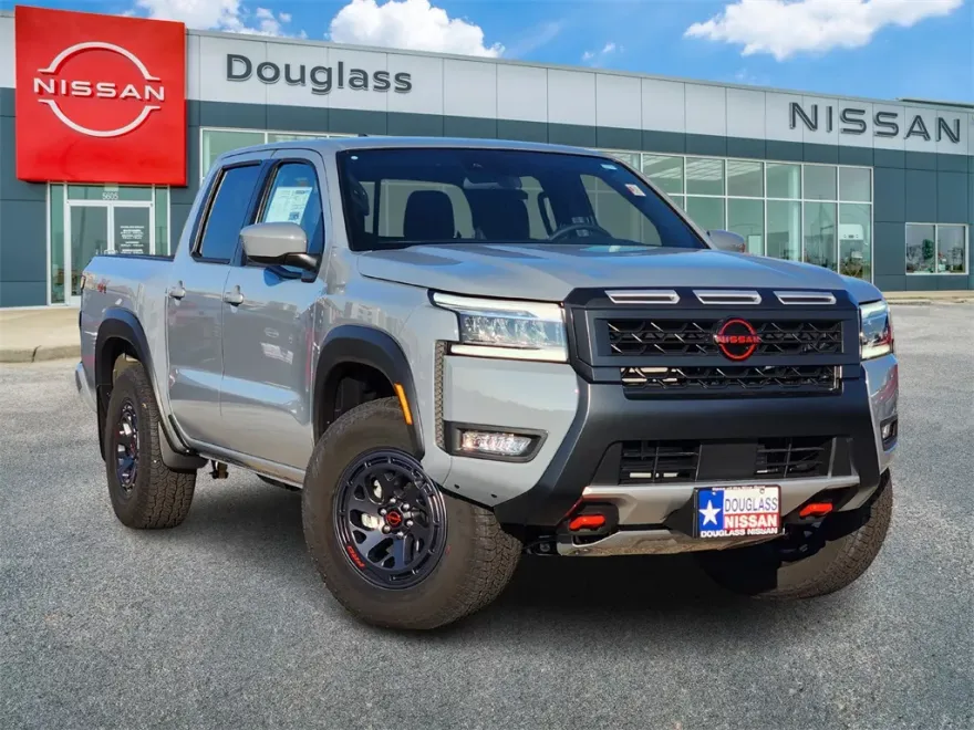 2025 Nissan Frontier PRO-4X photo 1