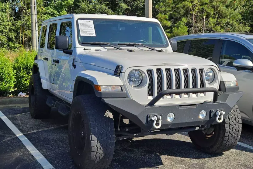 2020 Jeep Wrangler Unlimited Sahara photo 1