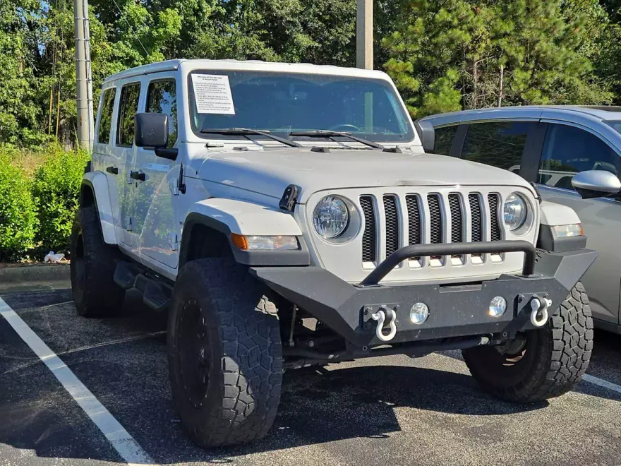 2020 Jeep Wrangler Unlimited Sahara photo 1