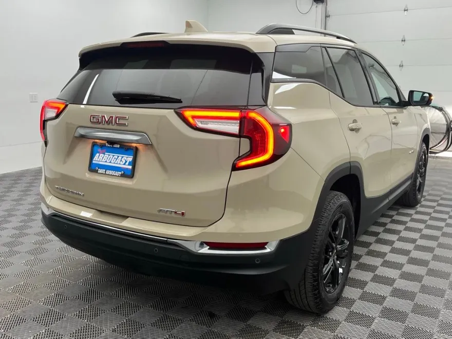 2022 Gmc Terrain AT4 photo 1