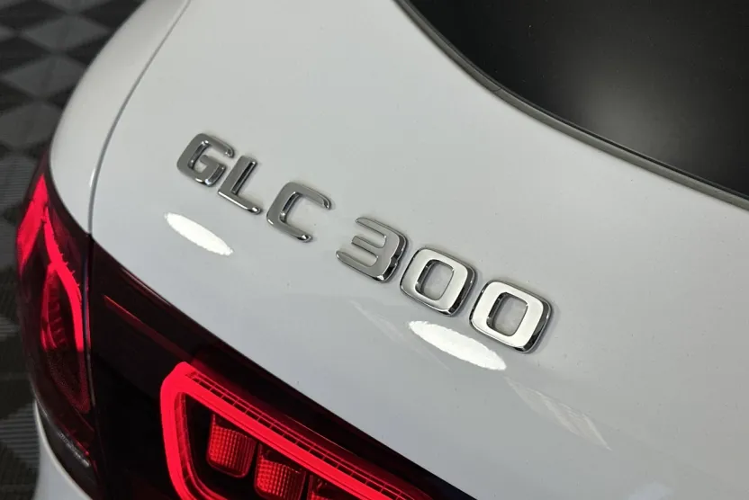 2022 Mercedes Benz GLC 300 4MATIC photo 1