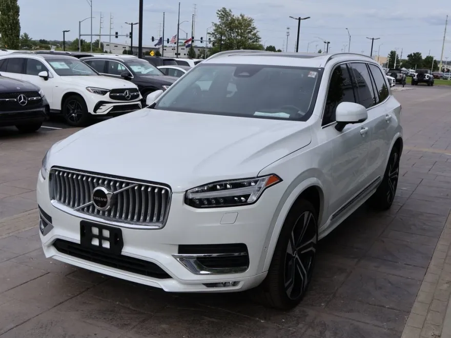 2025 Volvo XC90 AWD photo 1