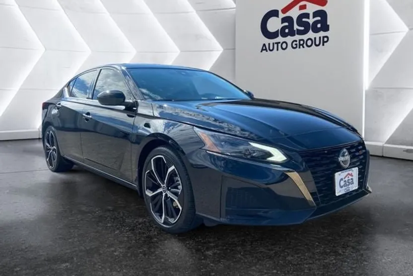 2024 Nissan Altima 2.5 SR photo 1