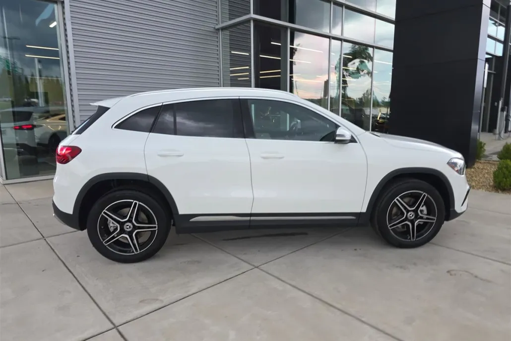 2026 Mercedes Benz GLA 250 4MATIC photo 1
