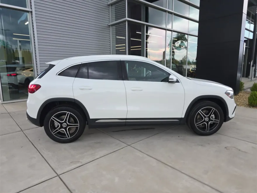 2026 Mercedes Benz GLA 250 4MATIC photo 1