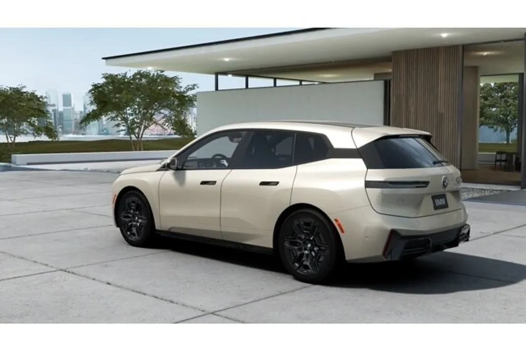 2026 Bmw iX photo 1