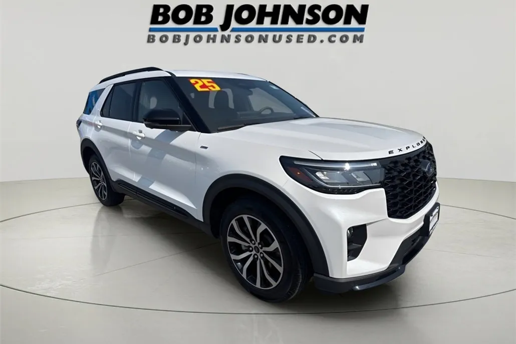 2025 Ford Explorer ST-Line photo 1