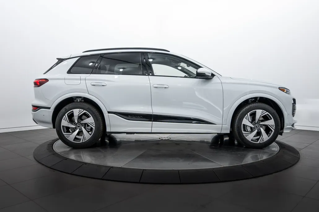 2025 Audi Q6 E-tron Premium Plus photo 1