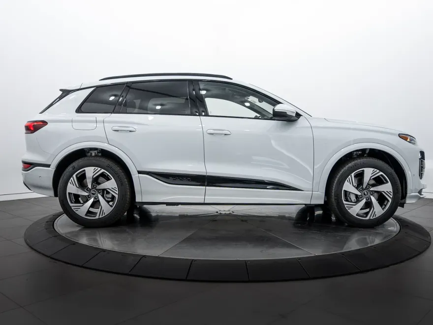 2025 Audi Q6 E-tron Premium Plus photo 1