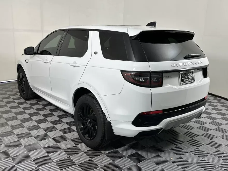 2024 Land Rover Discovery Sport S photo 1