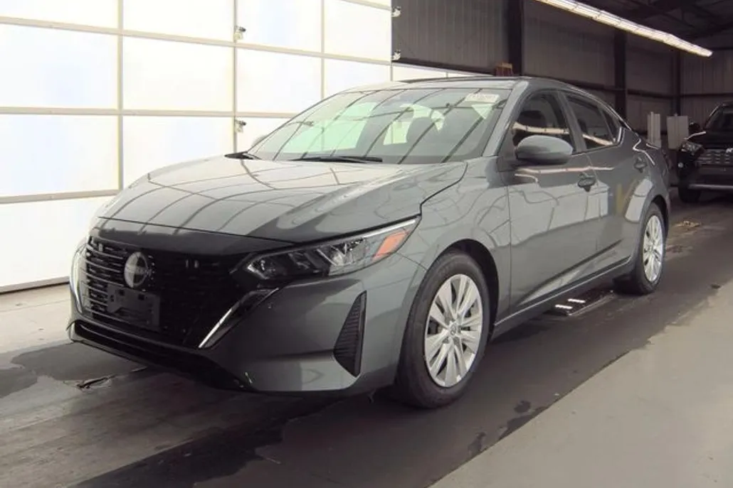 2024 Nissan Sentra S photo 1